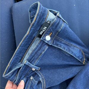 EUC Ser.o.ya Trisha flare jeans